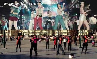 娱乐吃瓜酱甩手舞